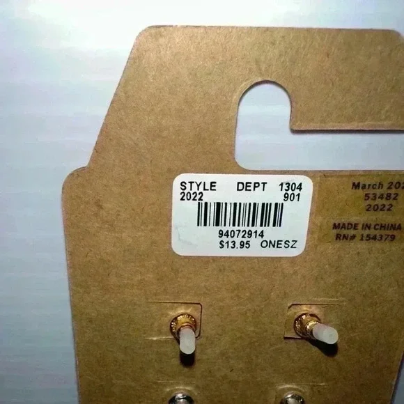 NEW! Aeropostale Earrings Black White / Dice, Ying-Yang / One Size / 3 pair - Picture 6 of 6